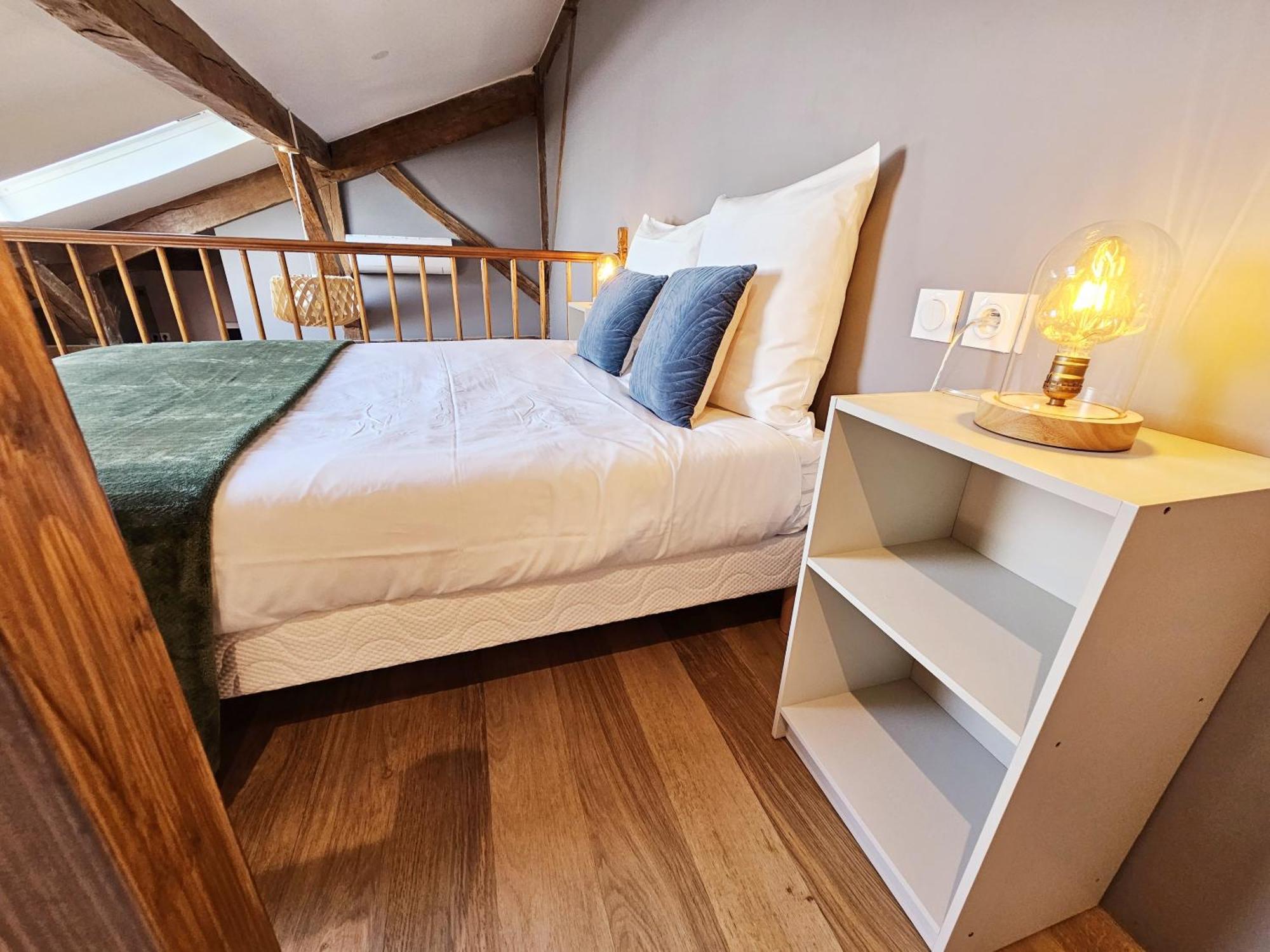 Meubles De L'Arsenal Coeur De Ville ! Angoulême Quarto foto