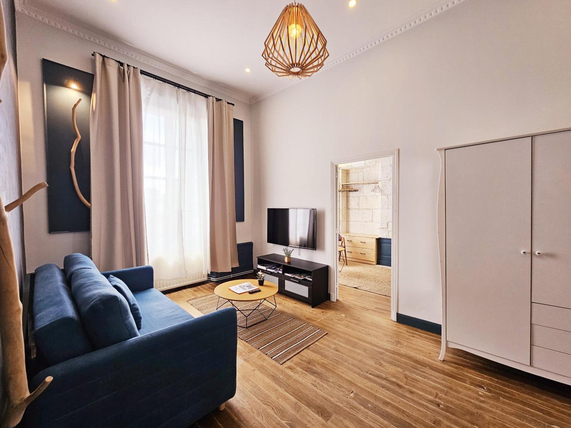 Meubles De L'Arsenal Coeur De Ville ! Angoulême Quarto foto