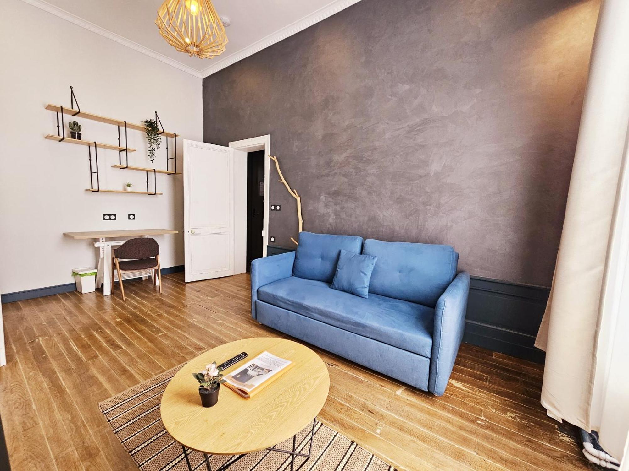 Meubles De L'Arsenal Coeur De Ville ! Angoulême Quarto foto