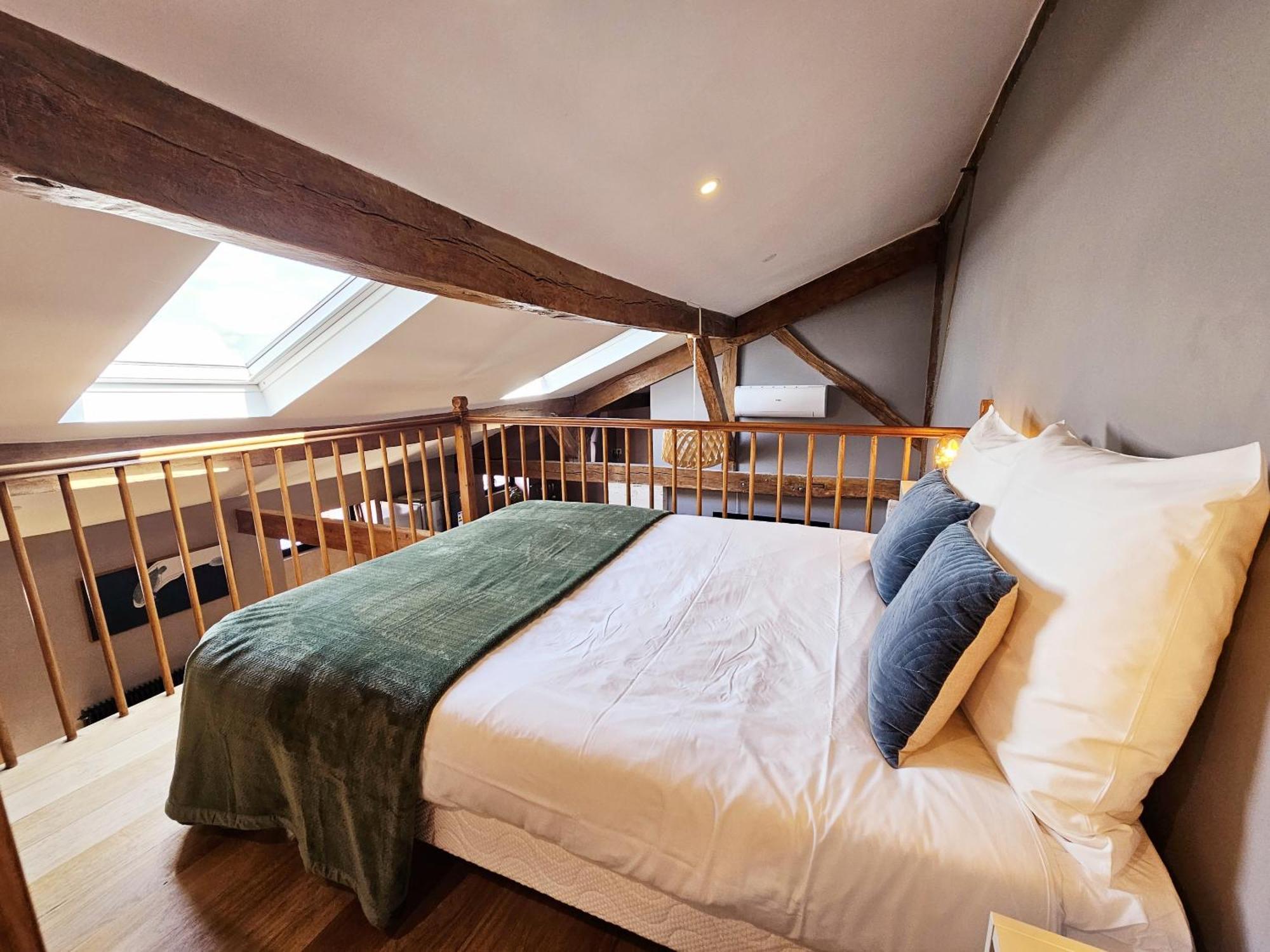 Meubles De L'Arsenal Coeur De Ville ! Angoulême Quarto foto
