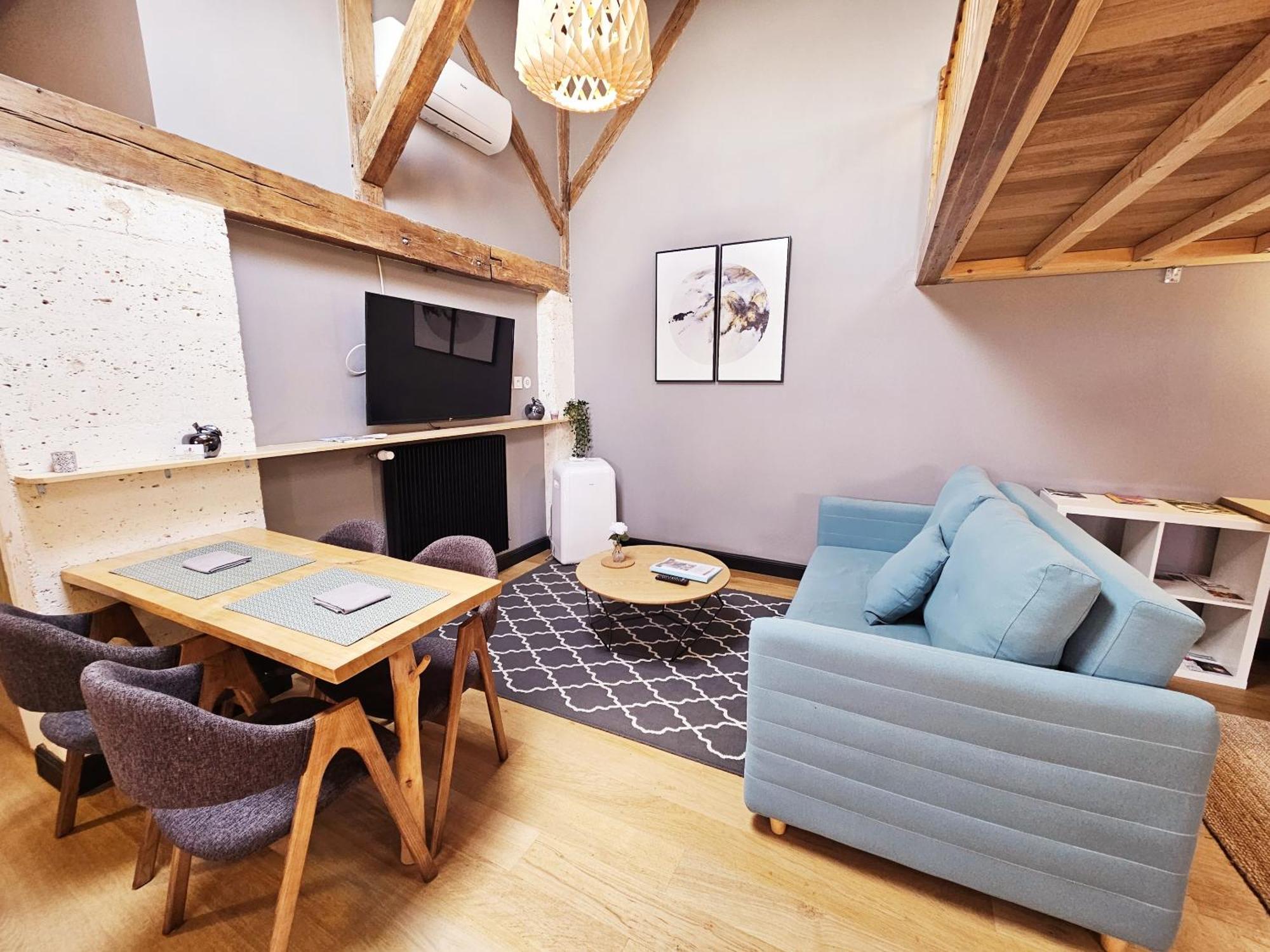 Meubles De L'Arsenal Coeur De Ville ! Angoulême Quarto foto